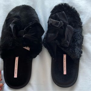 Victoria’s Secret comfy NEVER WORN Slippers